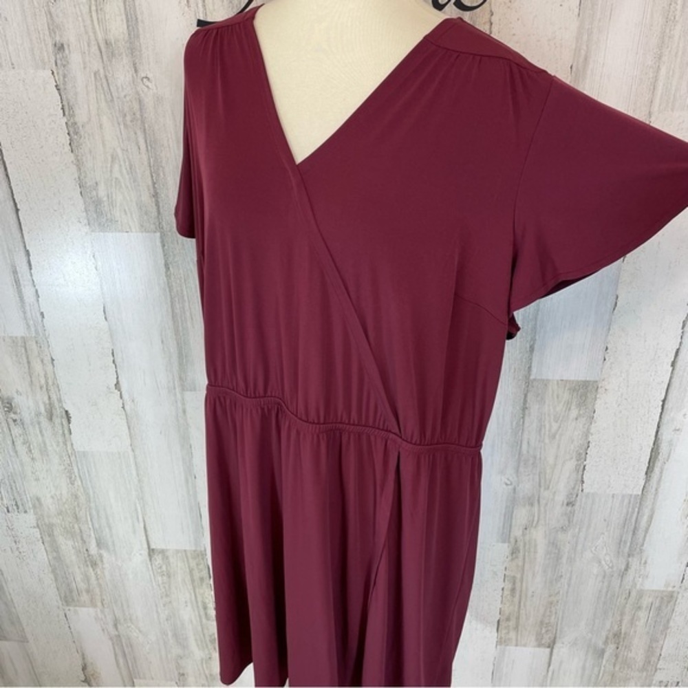 Lane Bryant Maroon V‎ Neck Short Sleeve Liquid Knit Knee Length Dress Sz 26/28